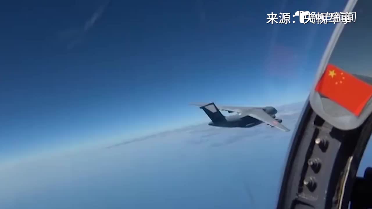 女飞行员驾运20接志愿军烈士遗骸回国