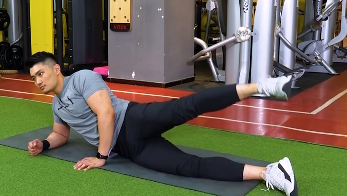 每日运动派:坐姿腿屈伸20201103-每日运动派-荔枝网