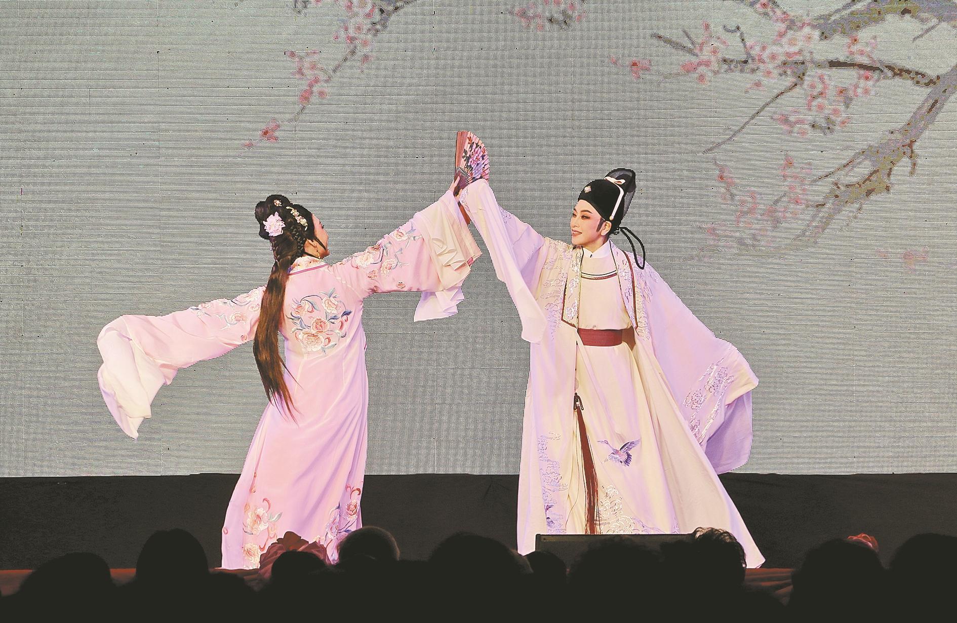 “南国鲜花”潮剧走进曼谷 场场爆满圈粉无数 -广东台荔枝网