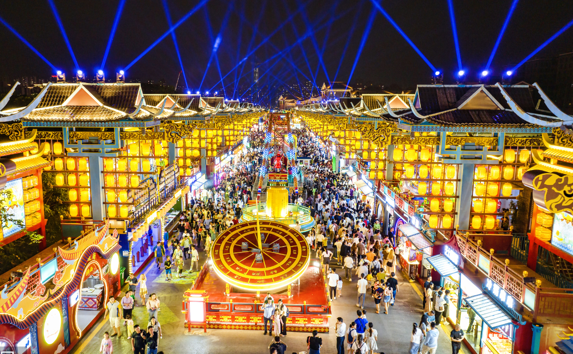 【央广网评·文旅新观察④】文旅开启“白+黑”模式 “夜间游”激发消费新需求-广东台荔枝网